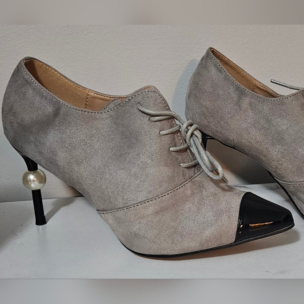Gray Lace Up Faux Suede Stilleto Ankle Boots w/ Pearl Detail & Captoe- Size 8